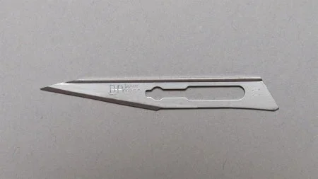 Aspen Surgical Products Bard-Parker SafetyLock Surgical Blade Carbon Steel Size 11 Sterile – 371151