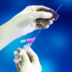 BD Closed IV Catheter Saf-T-Intima 20 Gauge 1″ Retracting Safety Needle, 25 EA/BX
