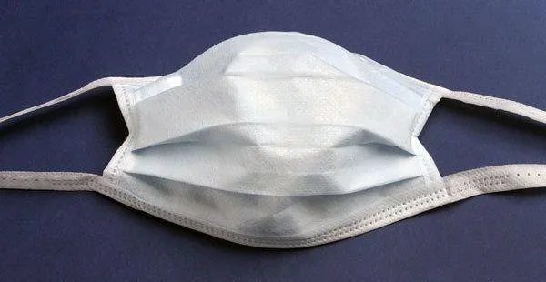 Cardinal AT73035 ASTM Level 1 Dye-Free Surgical Mask with Cellulose Inner Layer White – 50 Masks Per Box