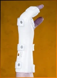 Corflex Extended Length Hand / Wrist Splint Boxer Polyethylene / Foam Left Hand White Large – 37-1233-000