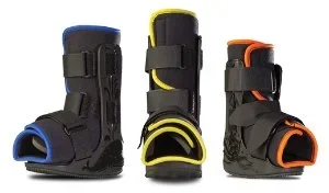 DJO MiniTrax Walker Boot Large Hook and Loop Closure Youth Size Up to 1-1/2 Left or Right Foot – 79-95530