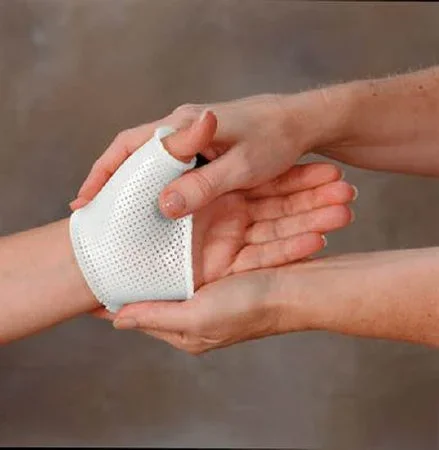 Patterson Medical Supply Rolyan Aquaplast-T Splinting Material 18 X 24 Inch Thermoplastic White – A96250
